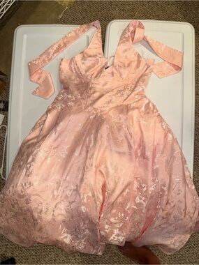 Baby Boo Effie Midi Dress